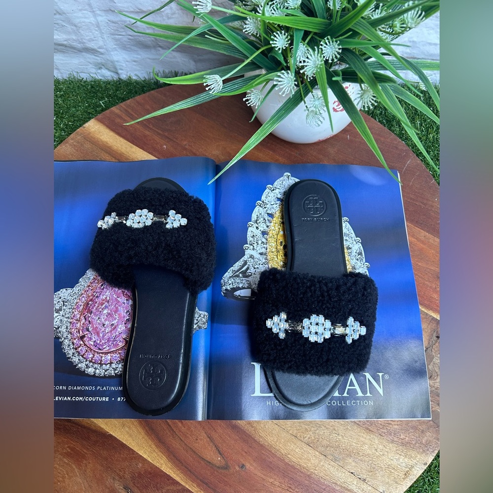 Tory Burch Shoes Tory Burch Aspen
Black Shearling Slide size 6 new $229 - Picture 6 of 14